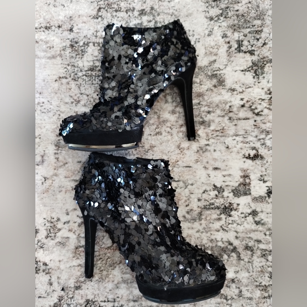Vince Camuto Black and Silver Sequin Heels